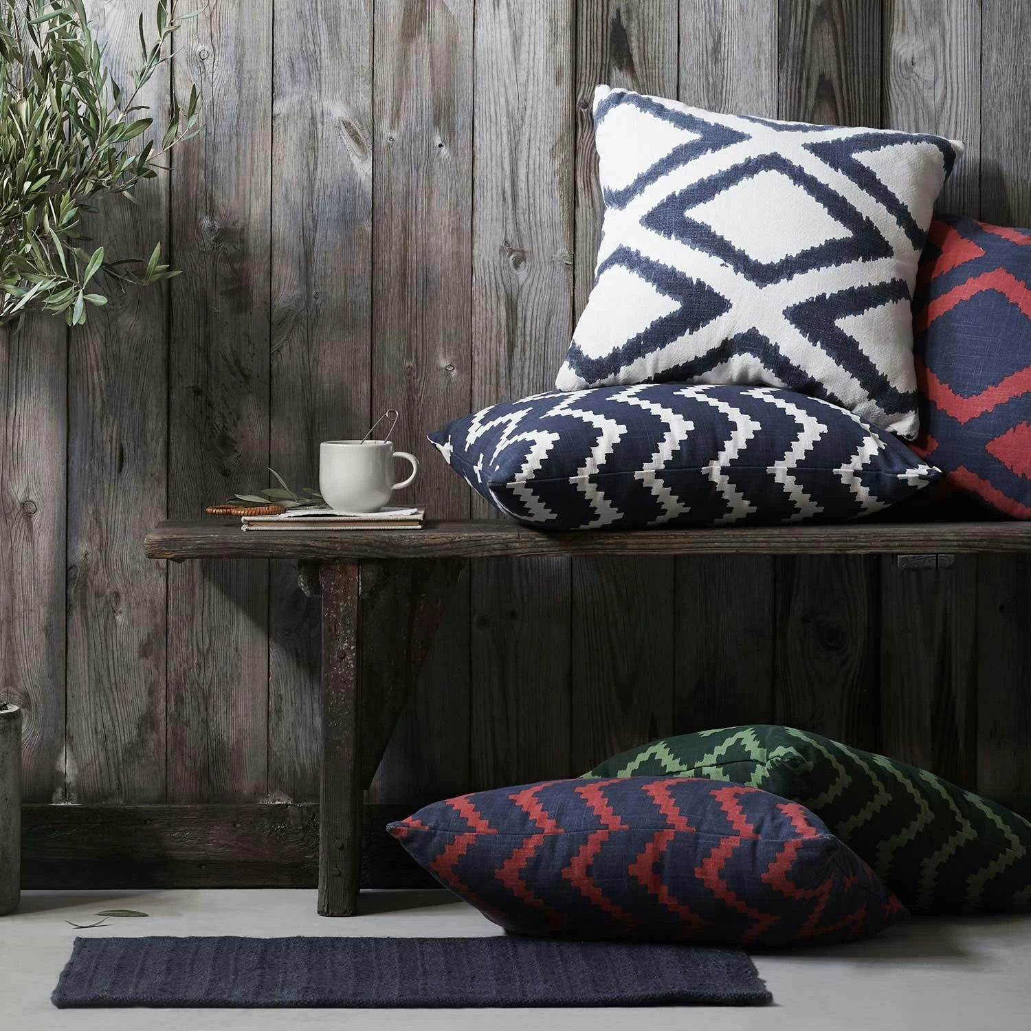 Ikat Sema Cushion 40x60 Cm Outdoor, Blue / Off-white 4 Ikat Sema Cushion 40x60 Cm Outdoor, Blue / Off-white - Image 2