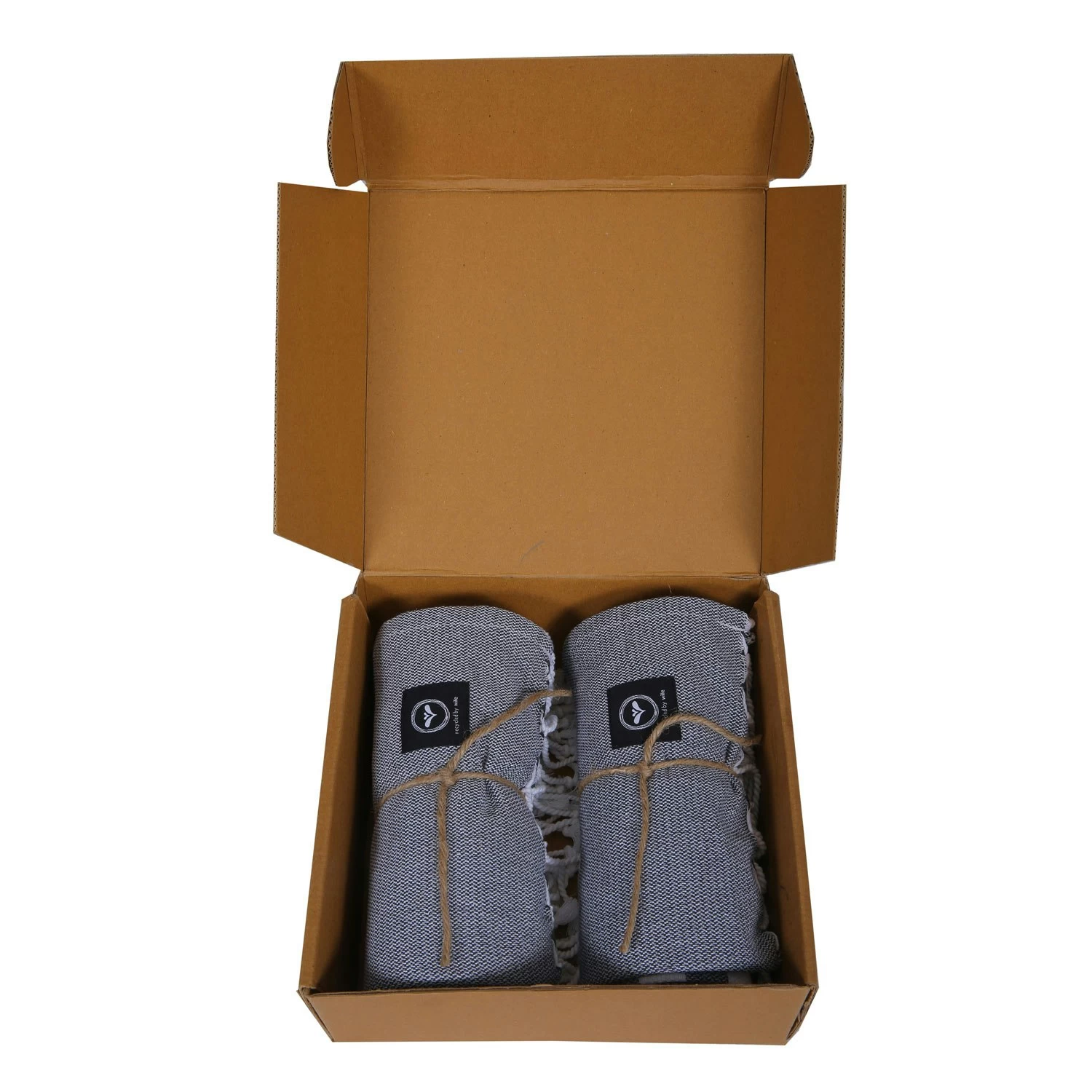 Kochi Gift Set Bath 2 Pieces Hamam Bath Sheet, Dark Grey / White 3 Kochi Gift Set Bath 2 Pieces Hamam Bath Sheet, Dark Grey / White